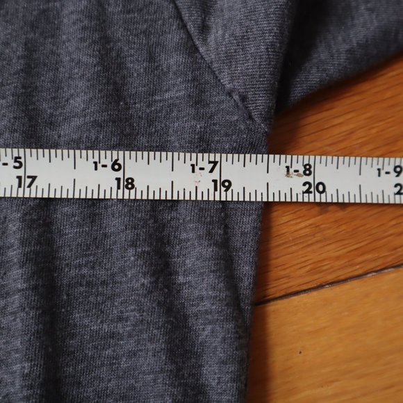 Roger Waters "Us & Them" Grey T Shirt - Picture 9 of 9